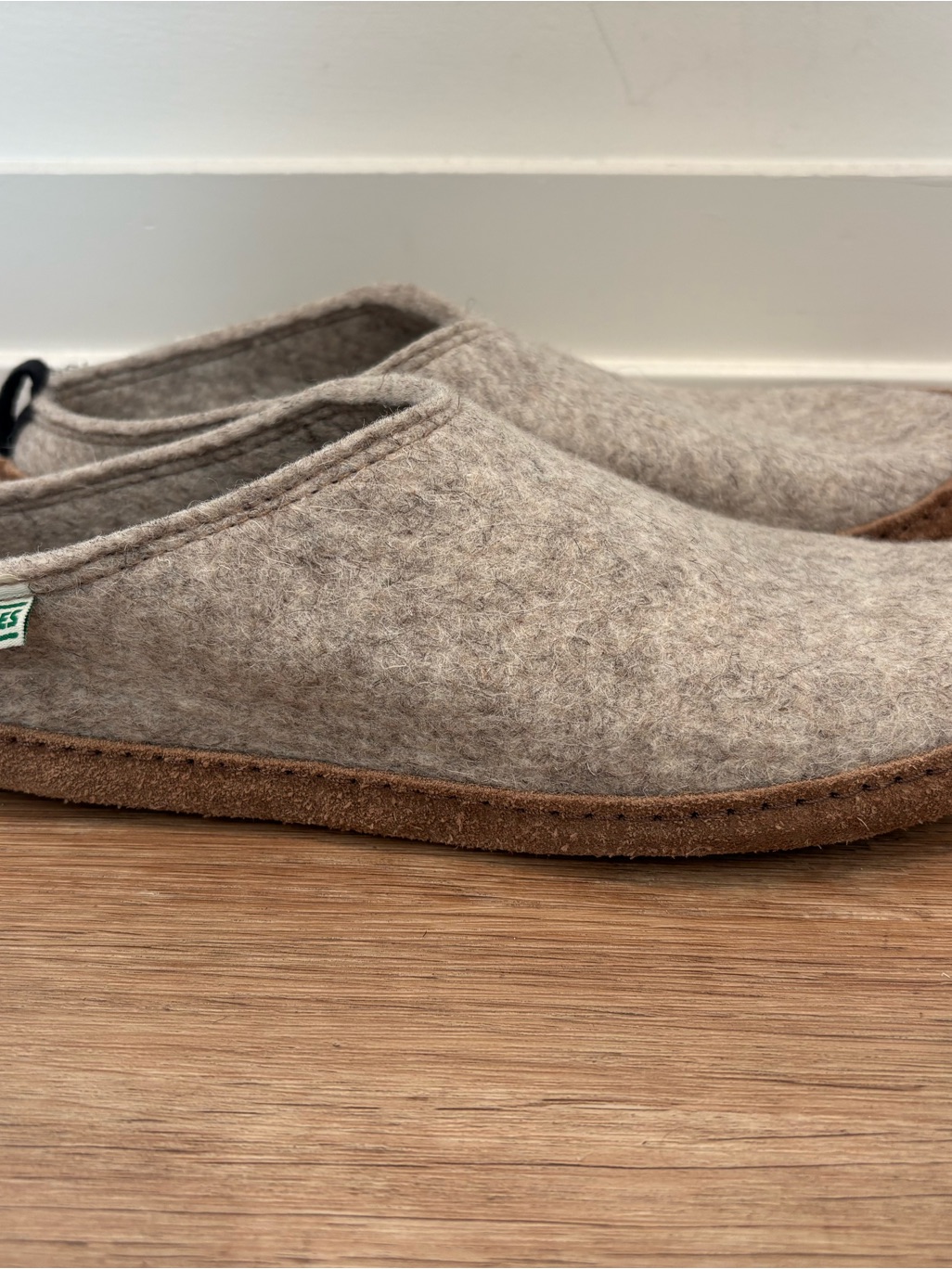 Kyrgies Oatmeal Wool Suede Indoor Slides Slippers Eu 44 Cozy Comfy Fall Natural — image 8 of 8